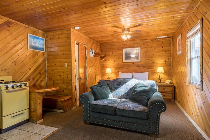 Big Bear Frontier | Big Bear Lake, California | Living room cabin