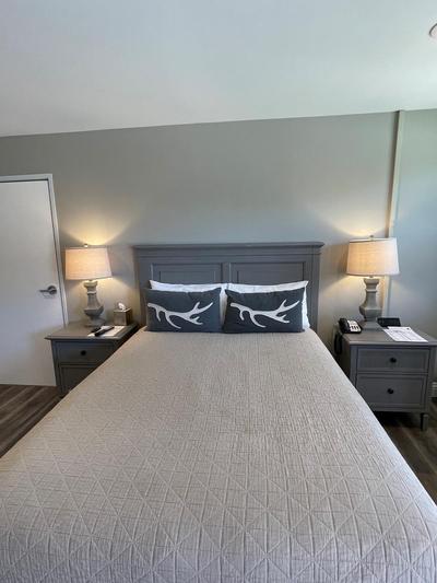 Big Bear Frontier | Big Bear Lake, California | bed with throw pillows