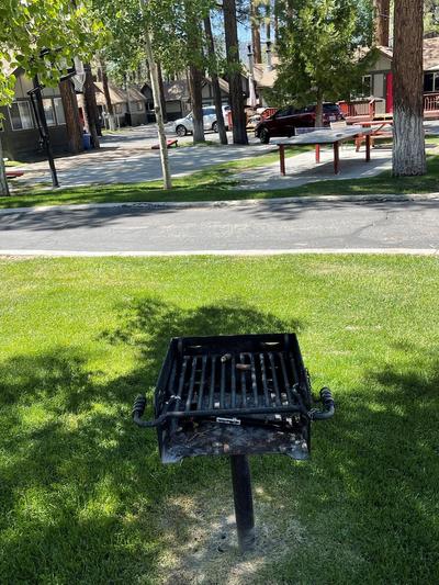 Big Bear Frontier | Big Bear Lake, California | Front lawn