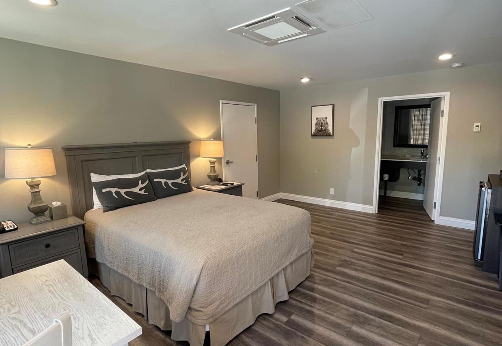 Big Bear Frontier | Big Bear Lake, California | Queen bed bedroom