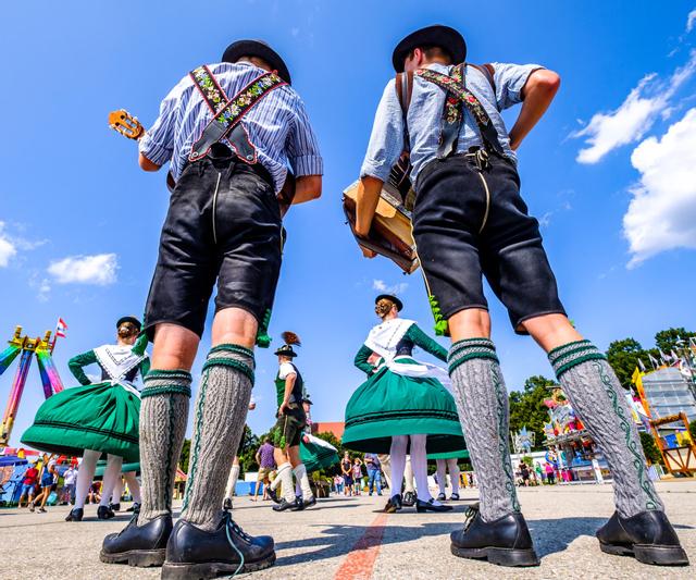 Big Bear Frontier | Big Bear Lake, California | Men and women in traditional German lederhosen and dresses