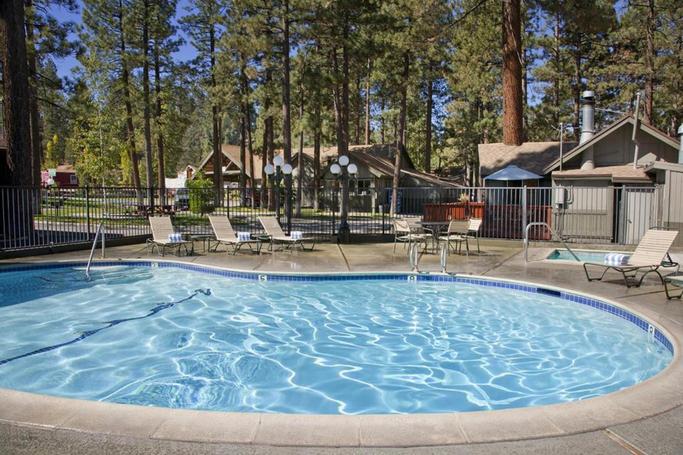 Big Bear Frontier | Big Bear Lake, California | Outdoor pool and lounge area